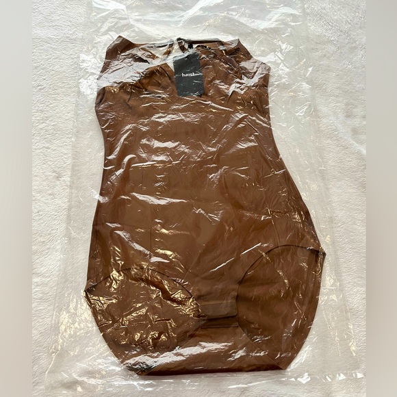 HEIST- The Outer Shaping Bodysuit - Picture 3 of 3